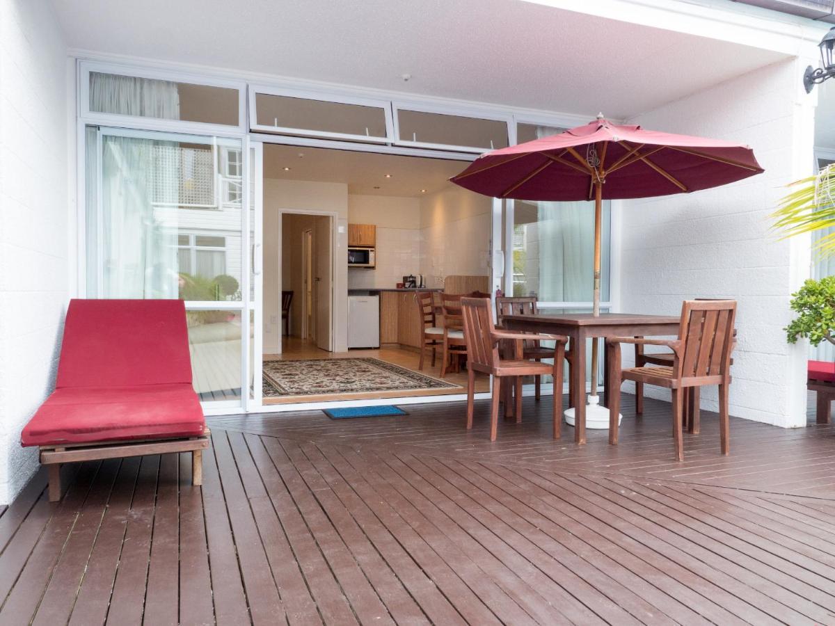 Commodores Lodge Ръсел Екстериор снимка