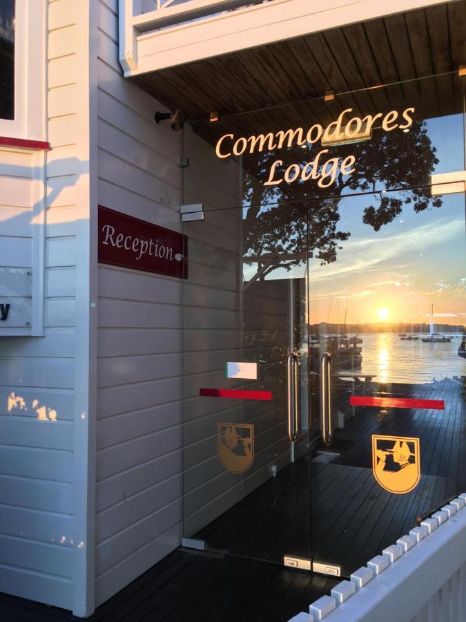 Commodores Lodge Ръсел Екстериор снимка