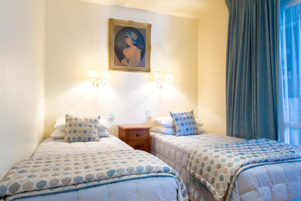 Commodores Lodge Ръсел Екстериор снимка