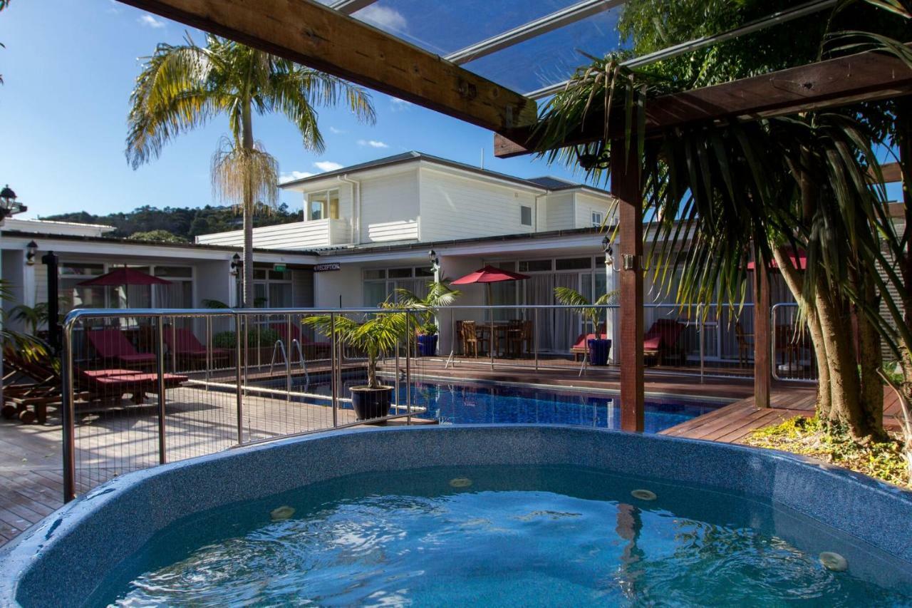Commodores Lodge Ръсел Екстериор снимка